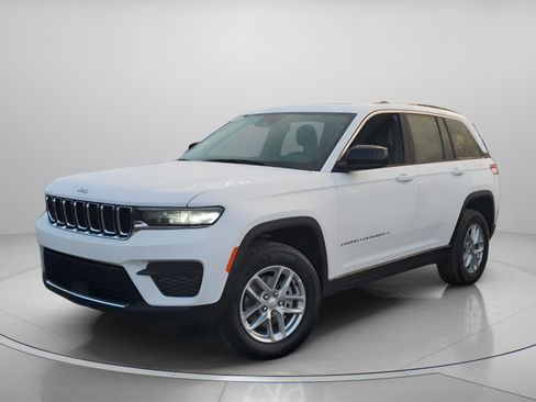 New 2026 Jeep Grand Cherokee Laredo X image 2