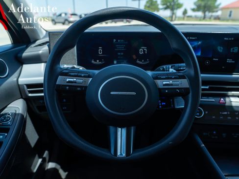Used 2025 Hyundai Sonata SEL FWD image 11