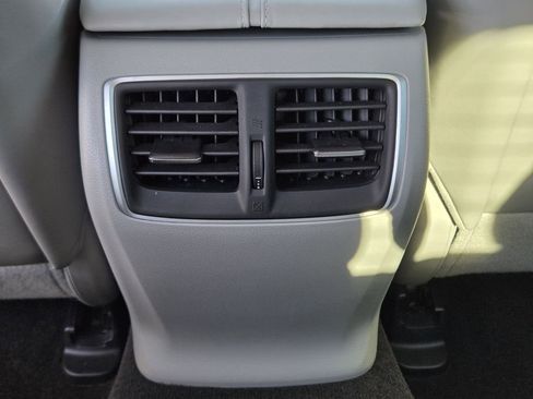 Used 2017 Acura TLX w/ Technology Package image 36