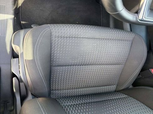 Used 2025 Chevrolet Equinox LT AWD/4WD image 9