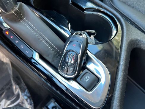 Used 2025 Buick Encore GX Preferred image 18
