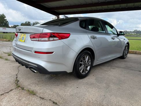 Used 2020 Kia Optima LX FWD image 4
