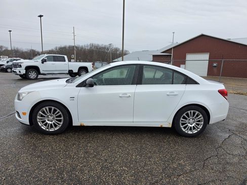 Used 2013 Chevrolet Cruze Eco image 2