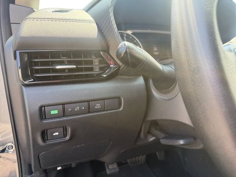 Used 2024 Nissan Sentra SV FWD image 13