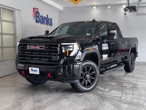 Certified 2025 GMC Sierra 2500 AT4 AWD/4WD image 2