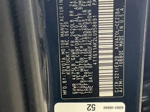 Used 2020 Toyota Camry SE w/ Carpet Mat Package FWD image 23