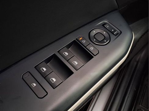 Used 2025 Kia K4 GT-Line w/ GT-Line Premium Package image 19