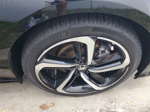 Used 2019 Honda Accord Sport image 10