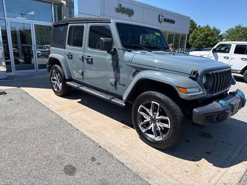 Certified 2024 Jeep Wrangler Unlimited w/ Convenience Group AWD/4WD image 10