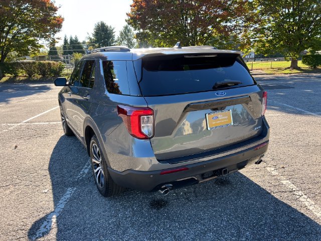 Used 2023 Ford Explorer ST-Line w/ Class IV Trailer Tow Package AWD/4WD image 8