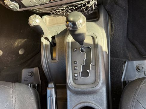 Used 2016 Jeep Wrangler Unlimited Sport AWD/4WD image 15