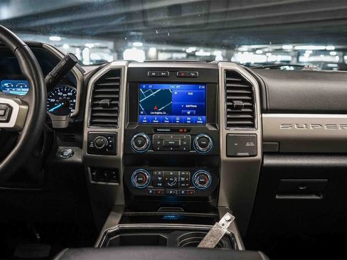 Used 2021 Ford F250 Lariat image 13