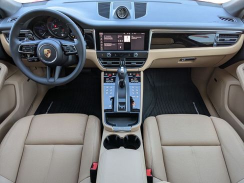 Certified 2026 Porsche Macan AWD/4WD image 22