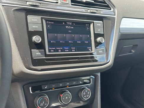 Used 2023 Volkswagen Tiguan S image 9