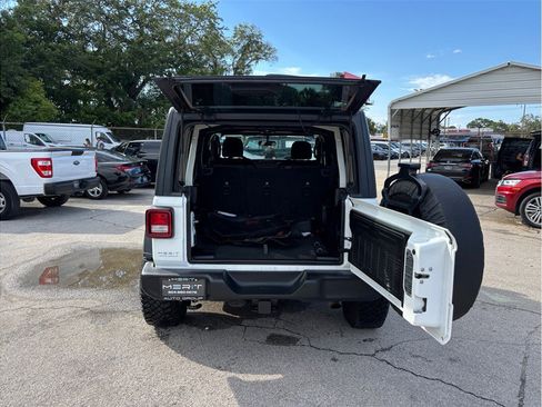 Used 2018 Jeep Wrangler Unlimited Sport S AWD/4WD image 37
