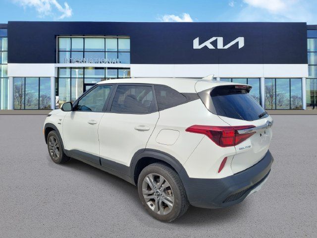 Used 2021 Kia Seltos LX AWD/4WD image 4