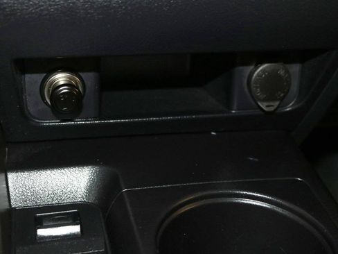 Used 2017 Toyota Sequoia Limited w/ Safety & Convenience Package AWD/4WD image 72