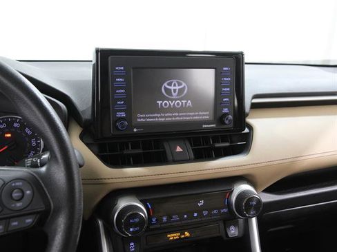 Used 2021 Toyota RAV4 XLE image 9
