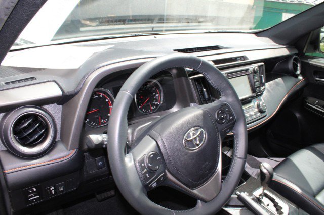 Used 2017 Toyota RAV4 SE FWD image 23