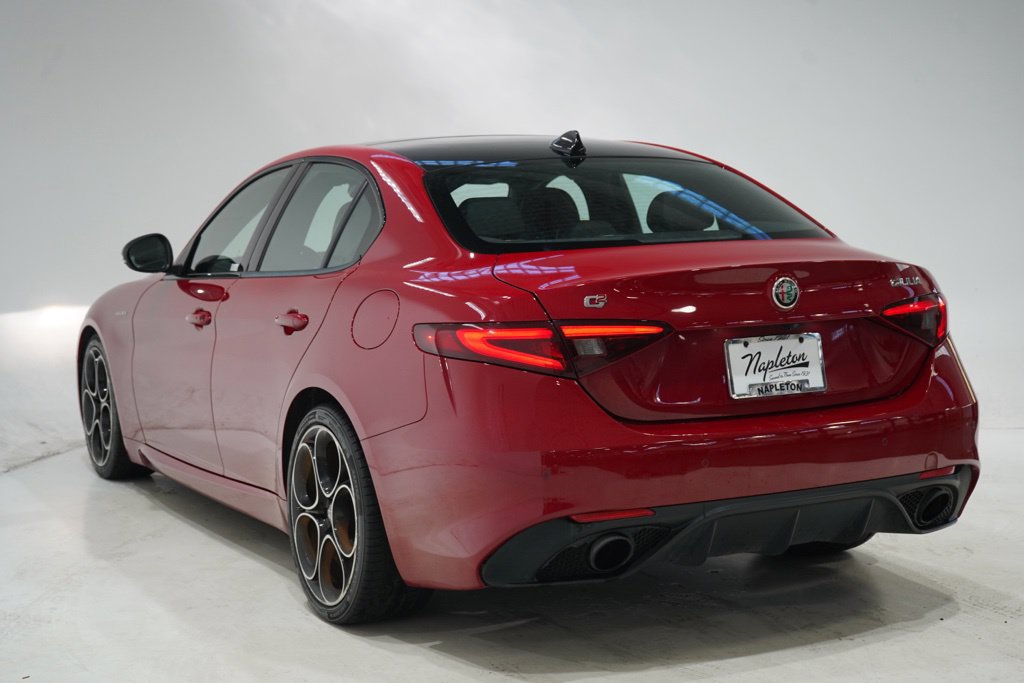 Used 2022 Alfa Romeo Giulia Veloce RWD image 5
