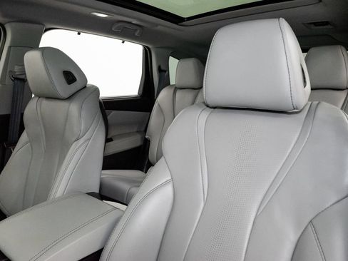 Certified 2025 Acura MDX SH-AWD w/ Technology Package image 13