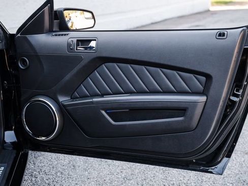 Used 2013 Ford Mustang GT Premium image 66