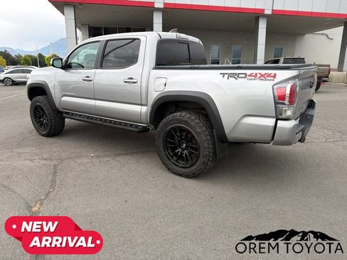 Used 2020 Toyota Tacoma TRD Off-Road AWD/4WD image 18