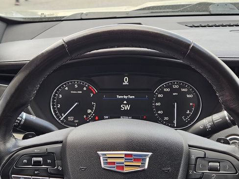 Used 2023 Cadillac XT4 Premium Luxury FWD image 16