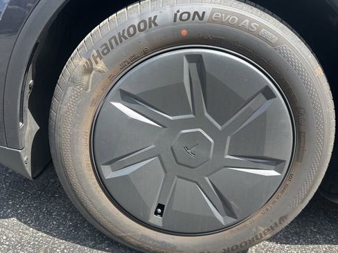 Used 2026 Tesla Model Y 2WD image 5