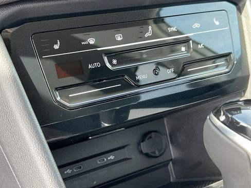 New 2025 Volkswagen Taos SE image 24