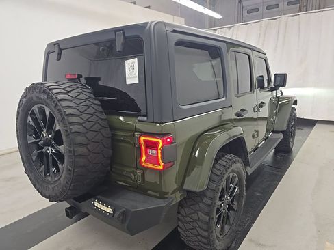 Used 2021 Jeep Wrangler Unlimited Sahara w/ Cold Weather Group AWD/4WD image 2