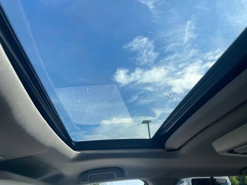 Used 2019 Honda Pilot Touring image 15
