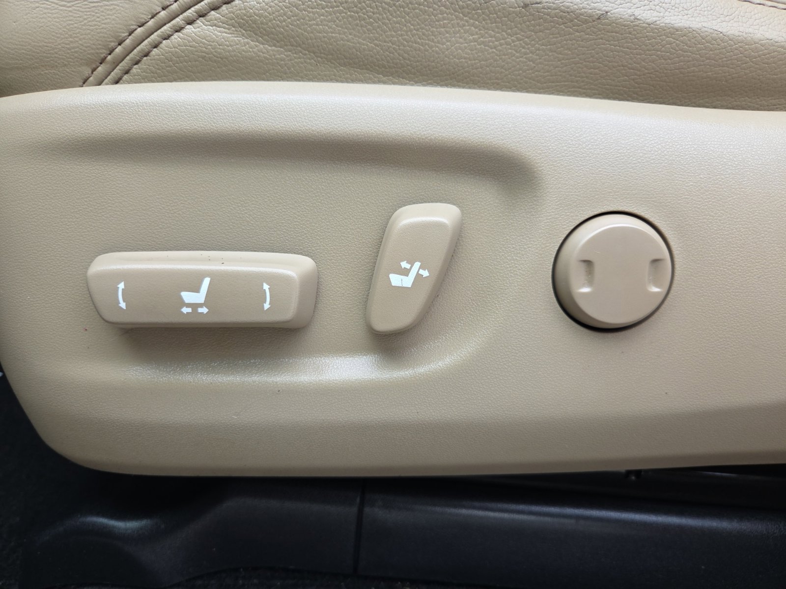 Used 2019 Toyota 4Runner Limited AWD/4WD image 19