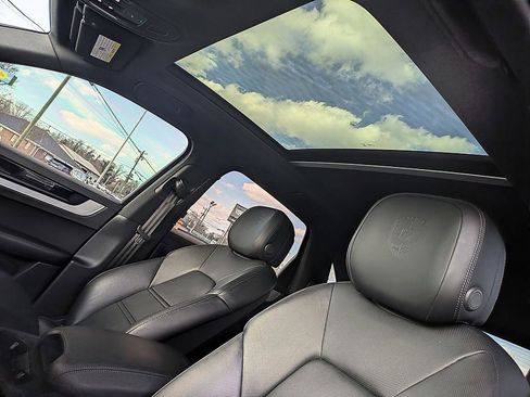 Used 2024 Porsche Cayenne image 13