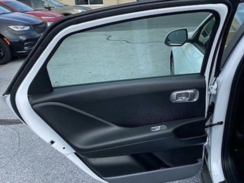 Used 2024 Hyundai Ioniq 6 SE image 17