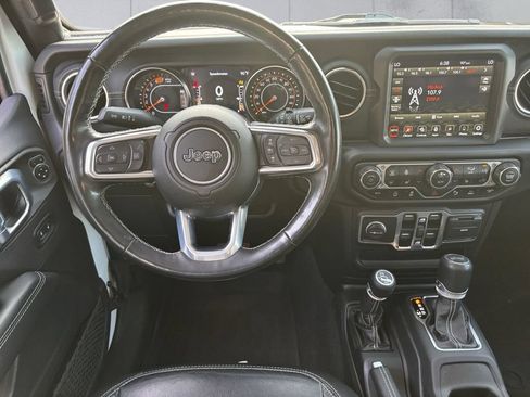 Used 2021 Jeep Wrangler Unlimited Sahara AWD/4WD image 15