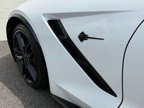 Used 2018 Chevrolet Corvette Stingray Coupe RWD image 8