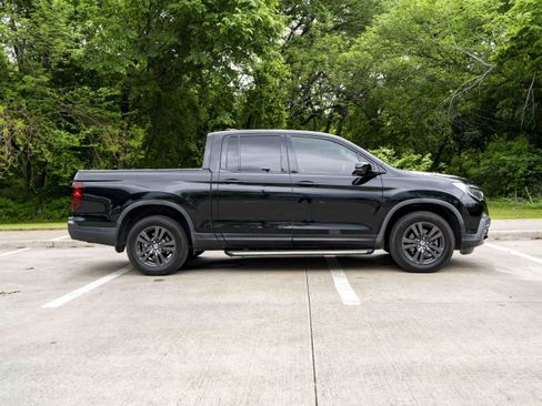 Used 2019 Honda Ridgeline Sport image 10