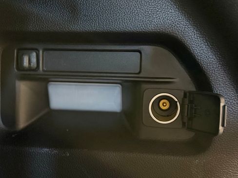 Used 2022 Ford Explorer XLT w/ Equipment Group 202A image 40