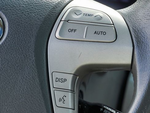 Used 2011 Toyota Camry XLE w/ SE/XLE Extra-Value Pkg FWD image 34