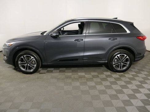 Certified 2025 Audi Q5 Premium w/ Convenience Package AWD/4WD image 6