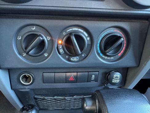 Used 2010 Jeep Wrangler Unlimited Sahara w/ Trailer Tow Group AWD/4WD image 13