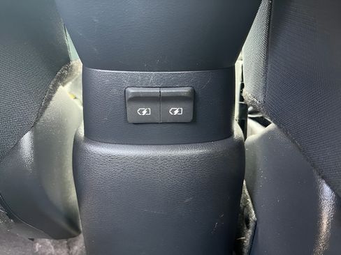 Used 2024 Nissan Kicks S FWD image 31
