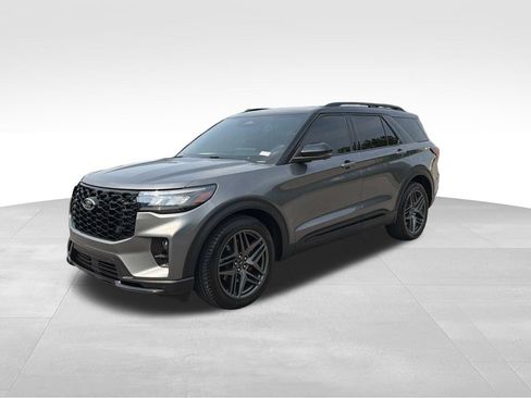 Used 2025 Ford Explorer ST w/ Sun And Sound Package AWD/4WD image 7