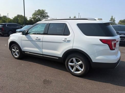 Used 2017 Ford Explorer XLT AWD/4WD image 18