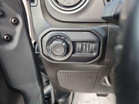 Used 2022 Jeep Wrangler Unlimited Sport image 31