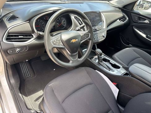 Used 2022 Chevrolet Malibu LT FWD image 17