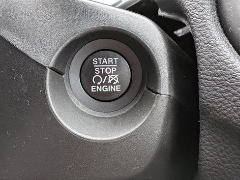 Used 2020 Jeep Compass Latitude w/ Cold Weather Group AWD/4WD image 26