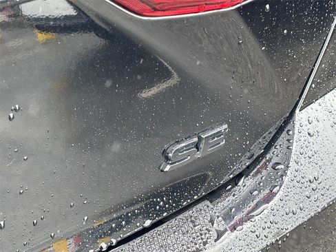 Used 2025 Toyota Camry SE image 6