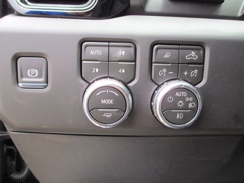 New 2026 GMC Sierra 1500 AT4 w/ AT4 Premium Package AWD/4WD image 16